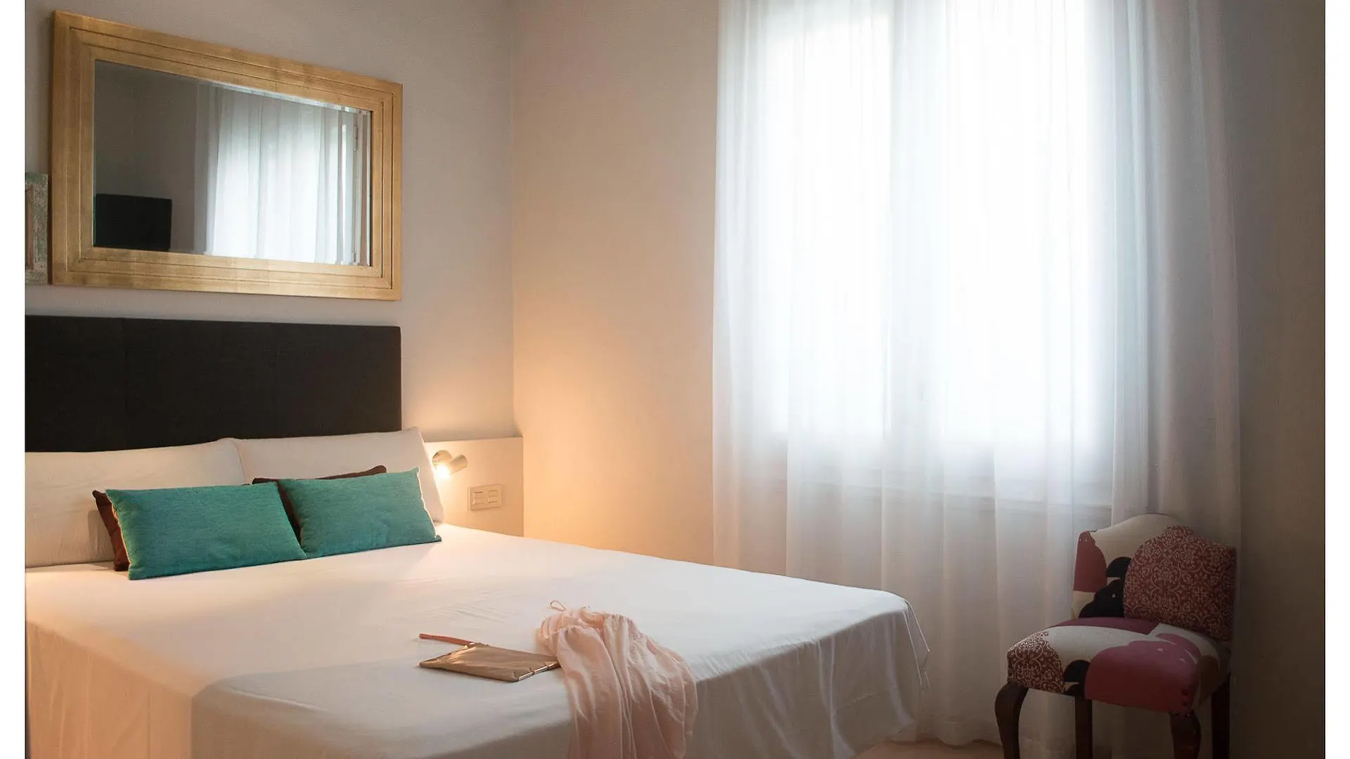 *** Bed & Breakfast Lemar By Aspasios Barcelona Spain